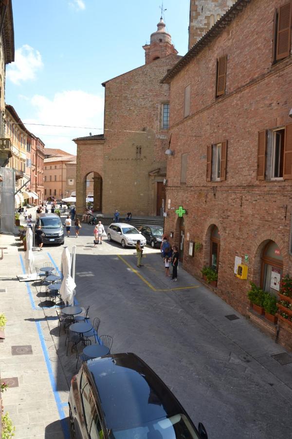 Palazzo Bufalari Appartamento In Centro Storico Citta della Pieve Exterior photo